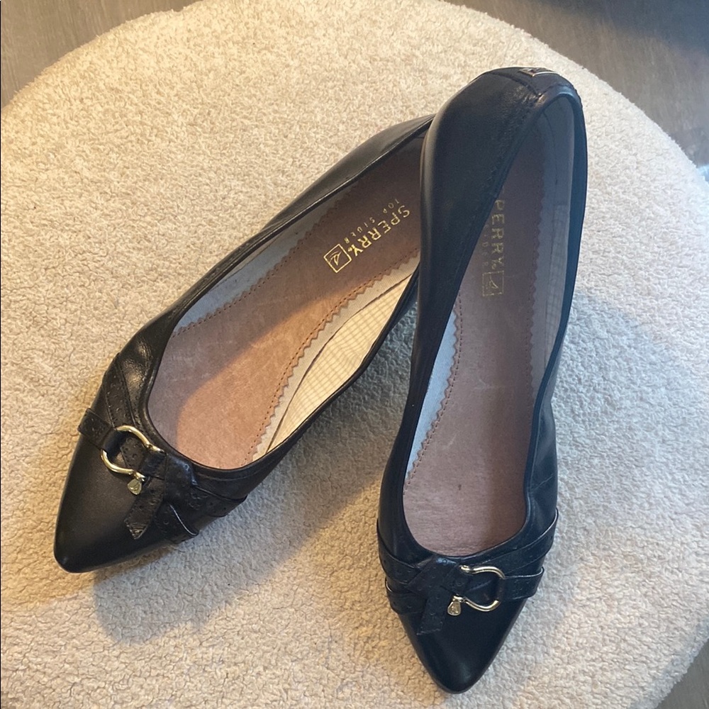 EUC Sperry Black Flats with Gold Accents Size 8.5 Medium